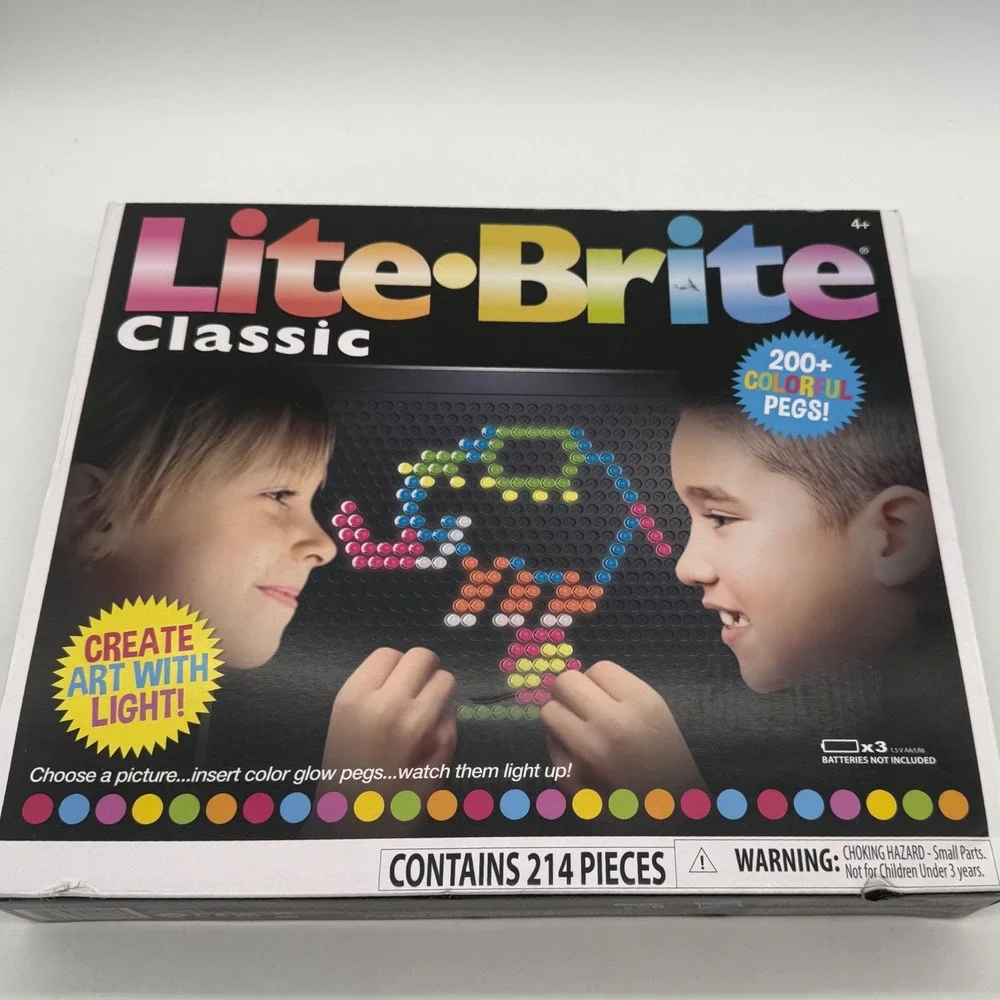 Unused. Lite Brite‎ Classic Light Up Peg Board 200+ Colorful Pegs Art.